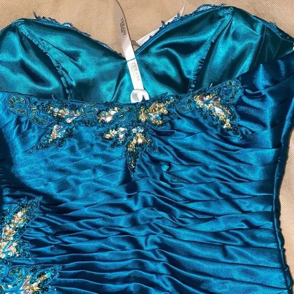 Terani Couture Cocktail Dress - Picture 2 of 7